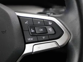 VW Golf Var. 2.0 TDI DSG | Thumbnail 19 von 24