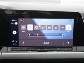VW Golf Var. 2.0 TDI DSG | Thumbnail 14 von 24