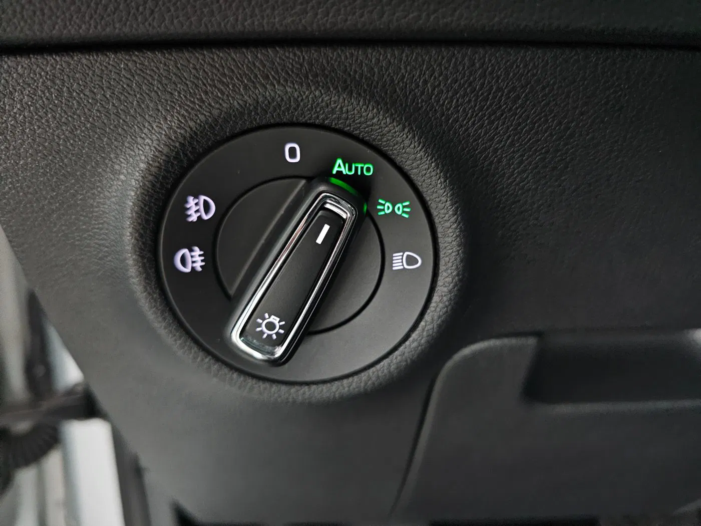 Skoda Karoq 2.0TDI Style DSG | Bild 13 von 28