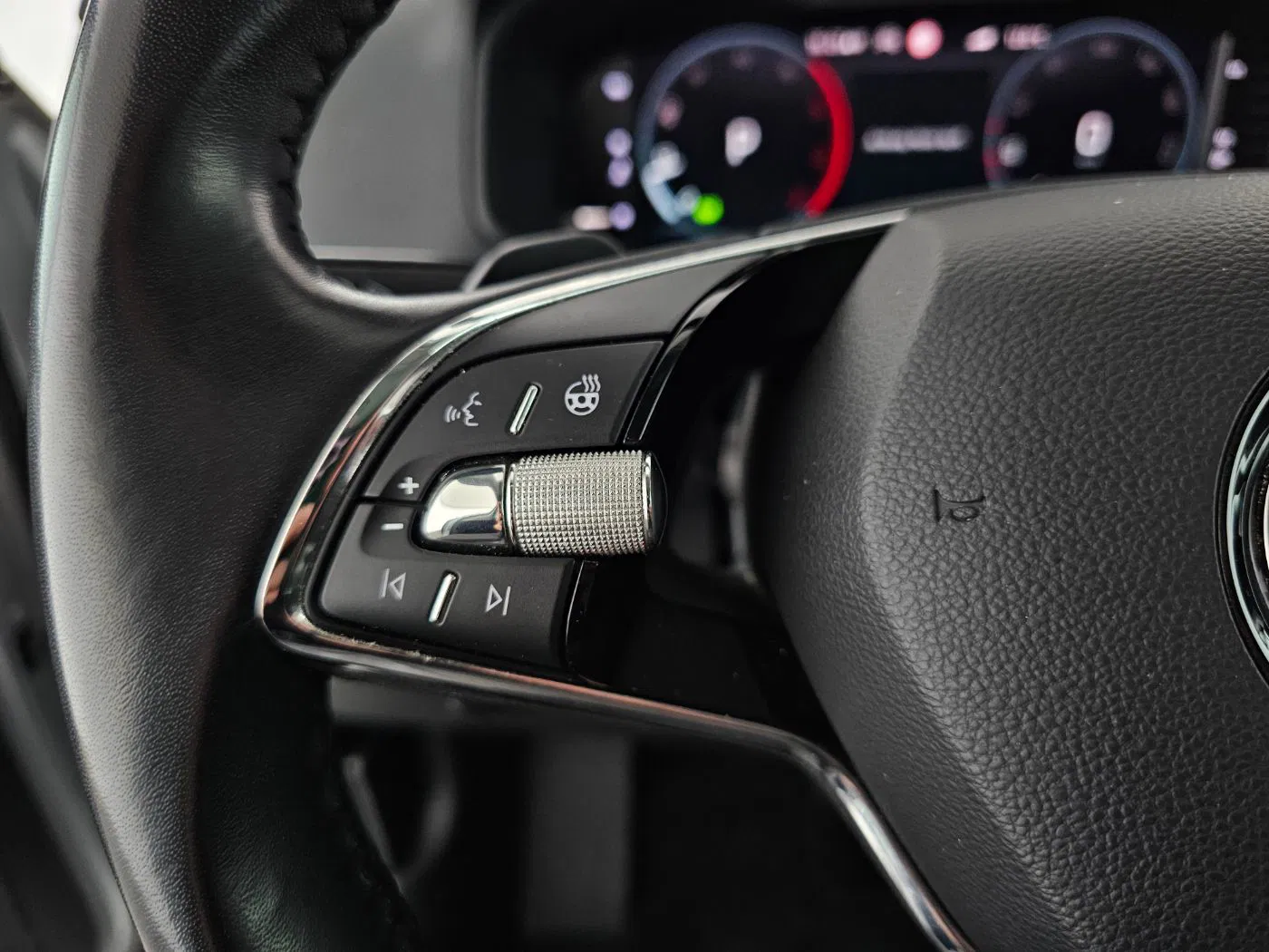 Skoda Karoq 2.0TDI Style DSG | Bild 17 von 28