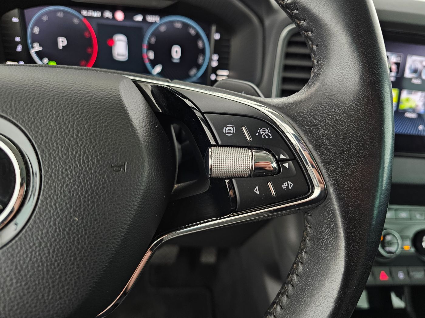 Skoda Karoq 2.0TDI Style DSG | Bild 18 von 28