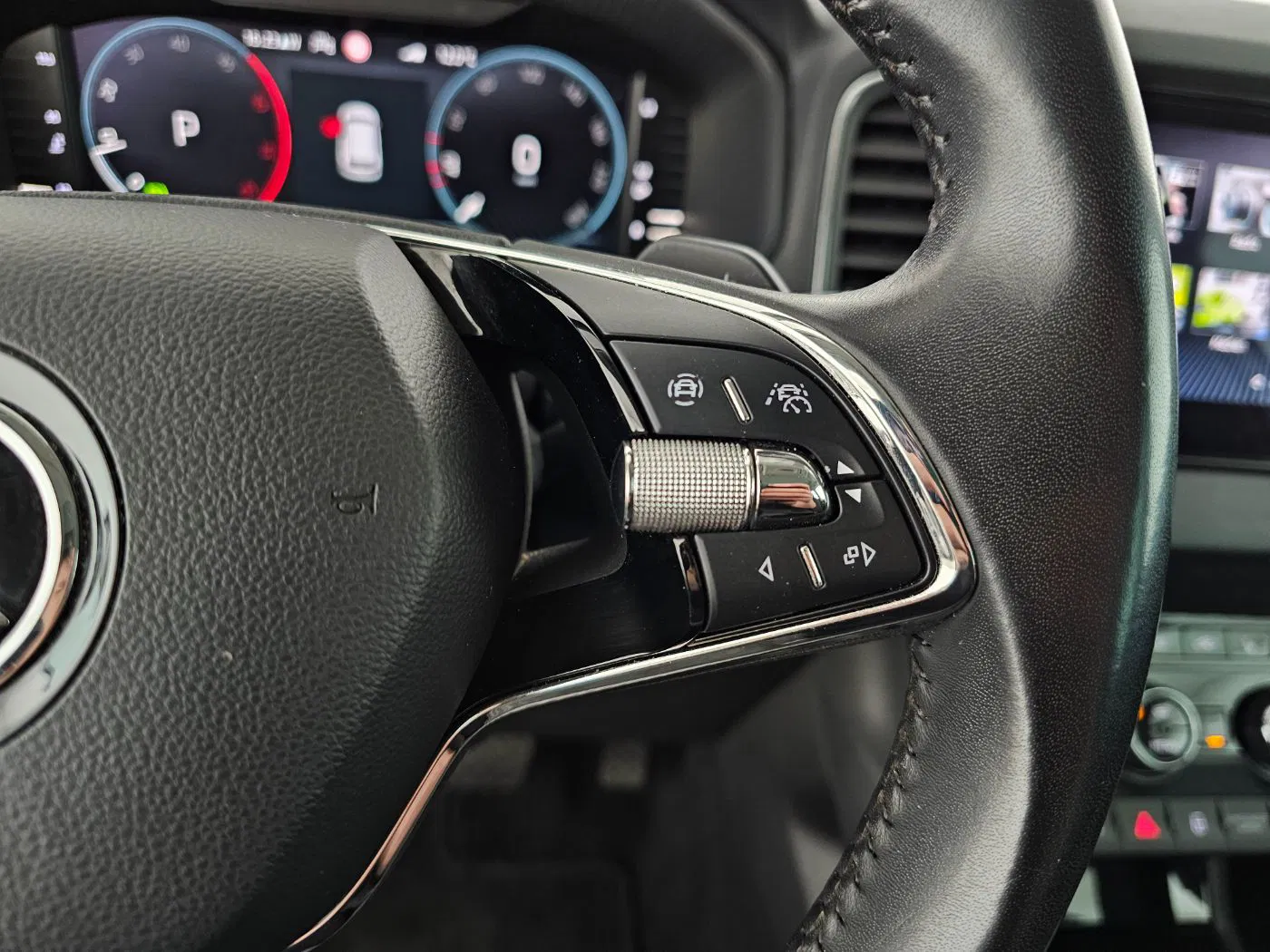 Skoda Karoq 2.0TDI Style DSG | Bild 18 von 28