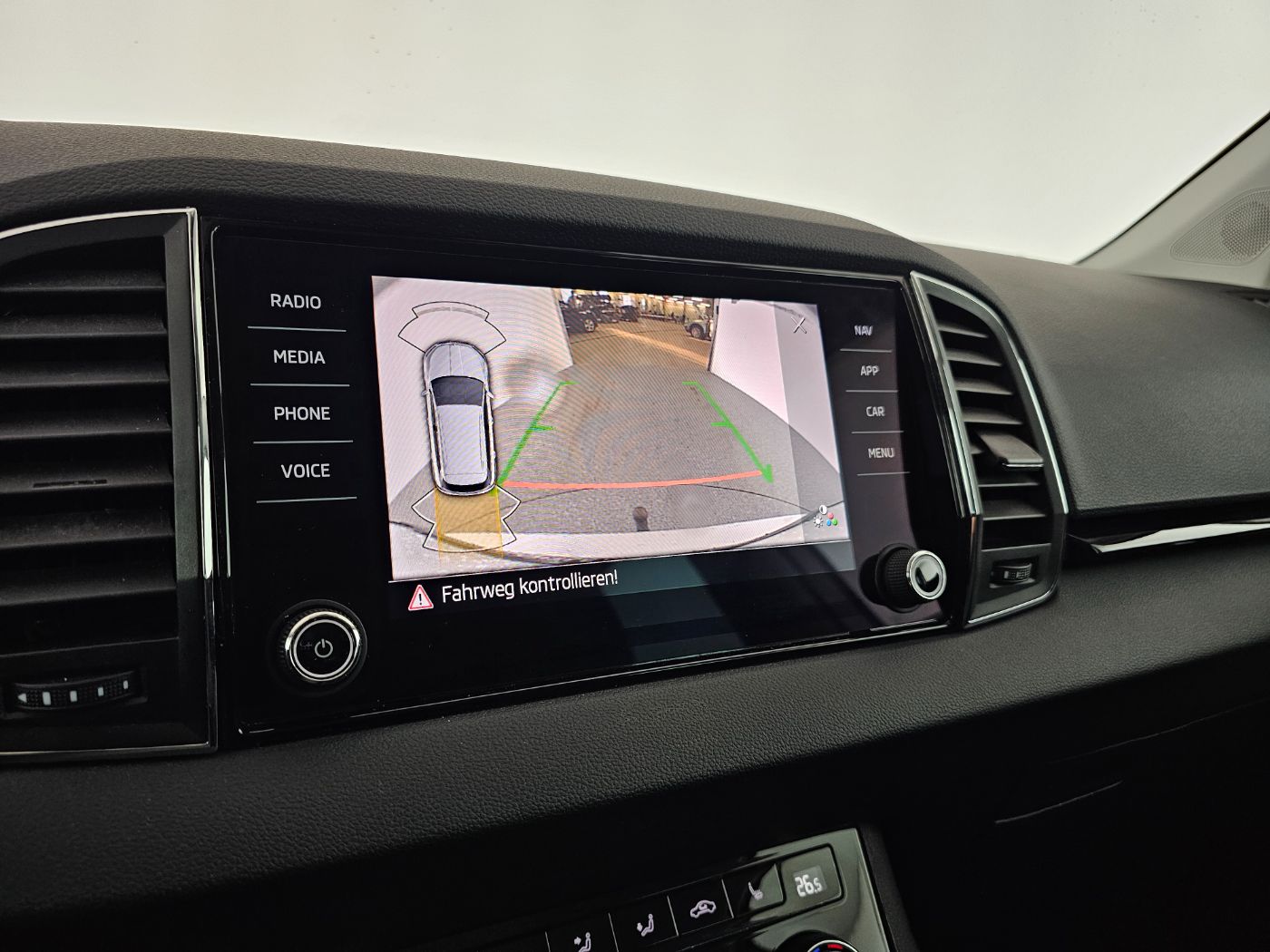 Skoda Karoq 2.0TDI Style DSG | Bild 22 von 28