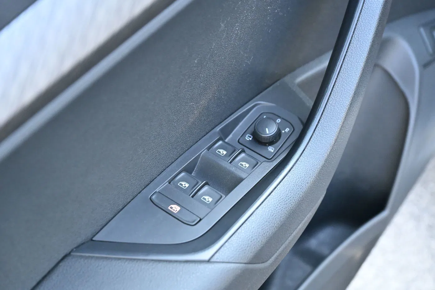 Skoda Karoq 2.0TDI Style DSG | Bild 8 von 23