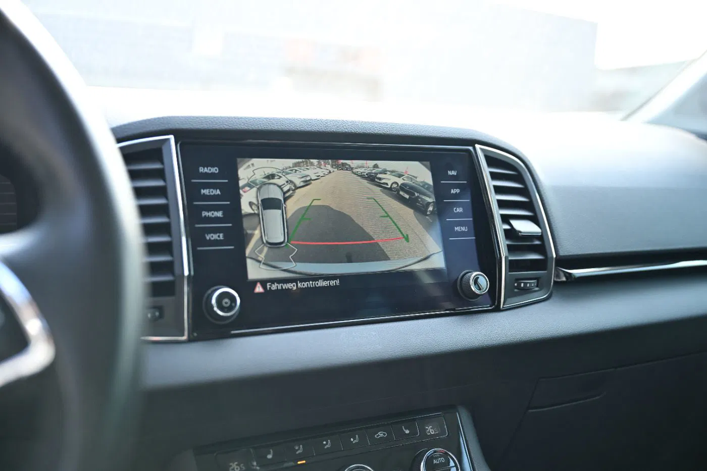 Skoda Karoq 2.0TDI Style DSG | Bild 16 von 23