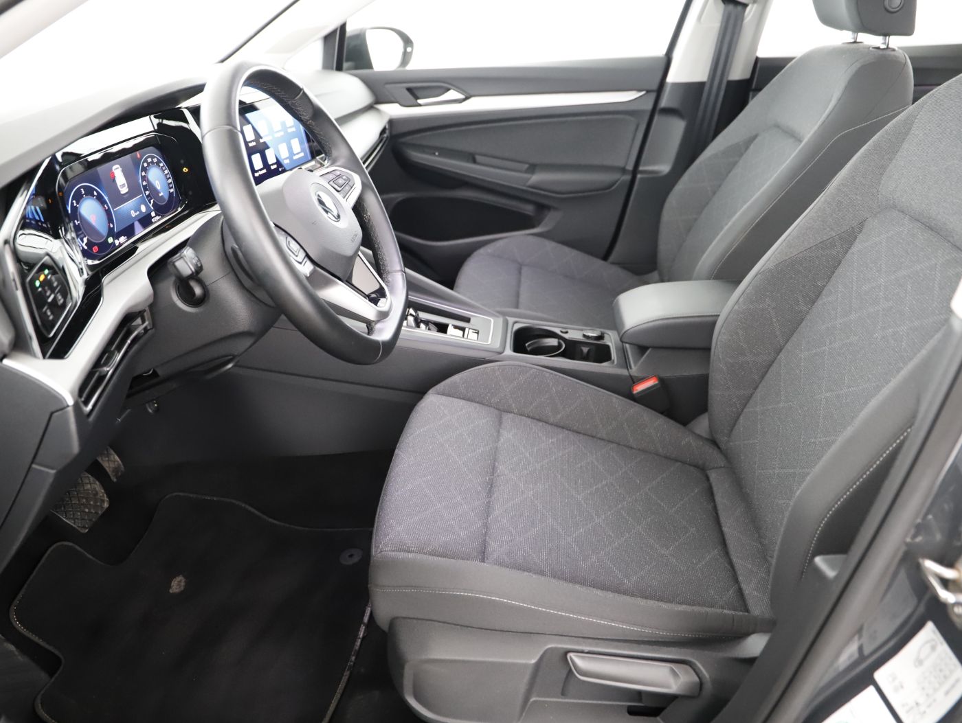 VW Golf VIII Var. 2.0 TDI DSG Life | Bild 11 von 24