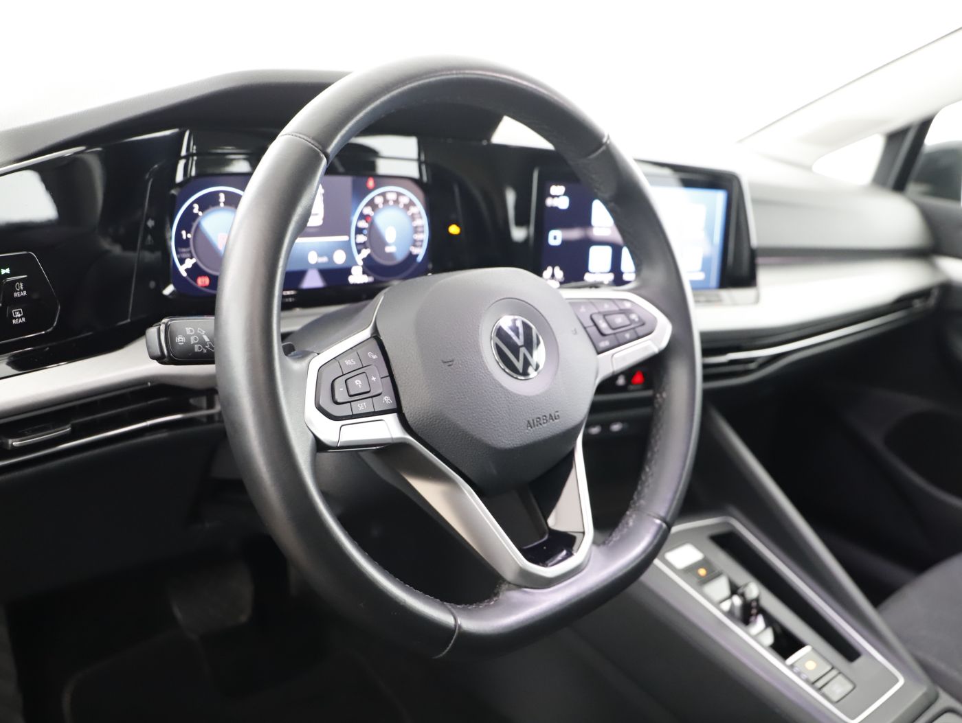 VW Golf VIII Var. 2.0 TDI DSG Life | Bild 13 von 24