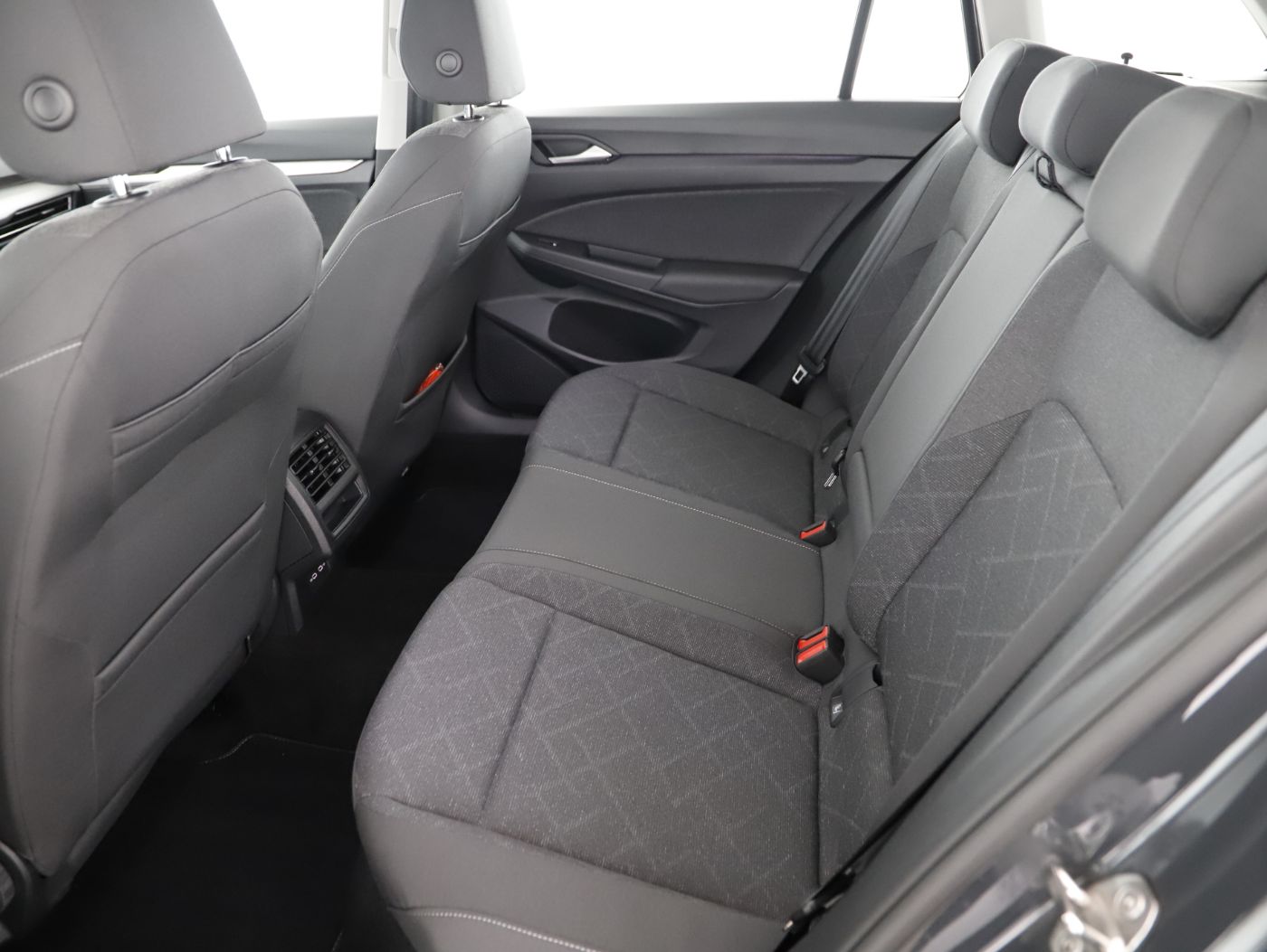 VW Golf VIII Var. 2.0 TDI DSG Life | Bild 22 von 24