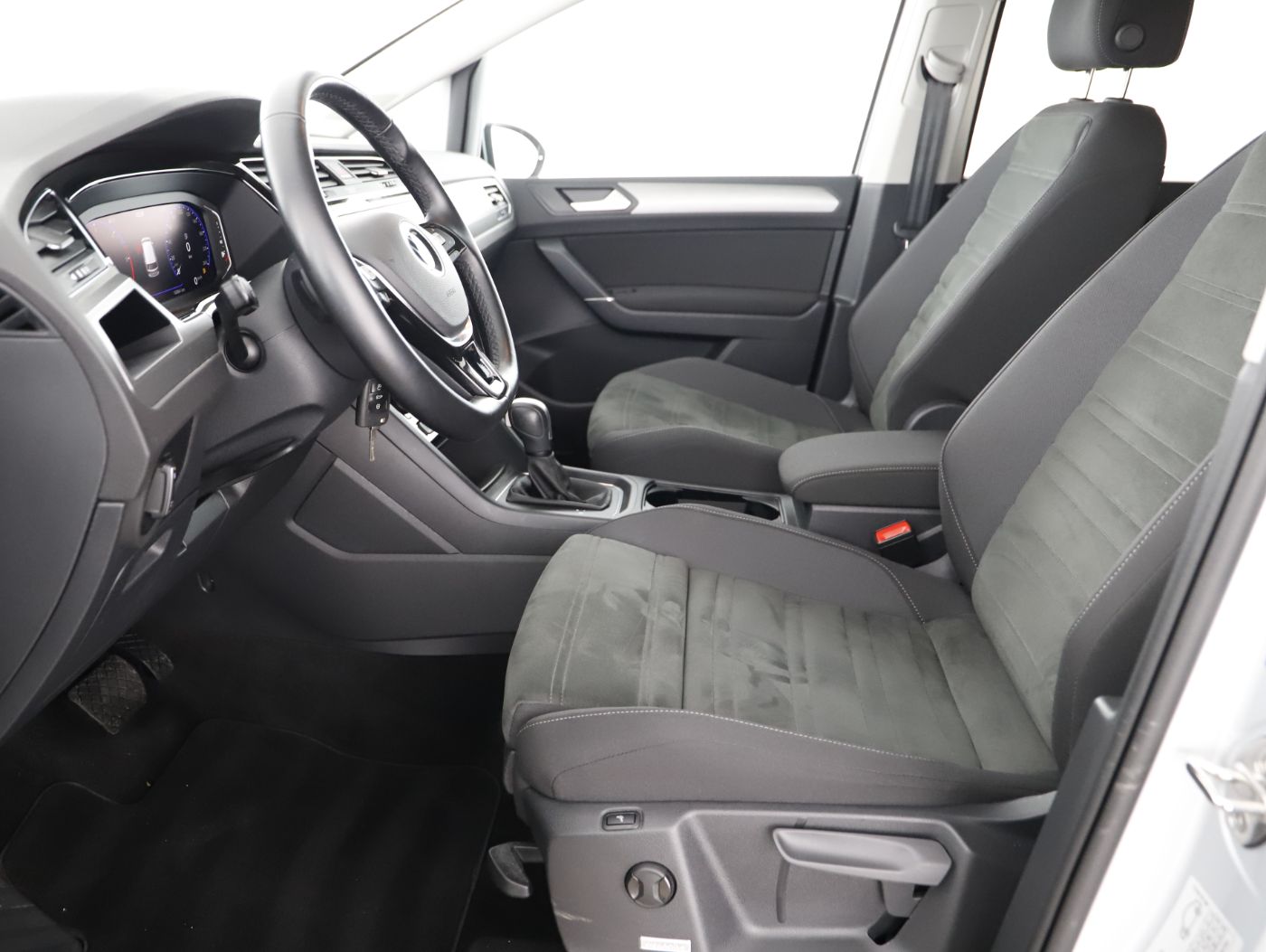 VW Touran 2.0 TDI BMT Comfortline / | Bild 7 von 24