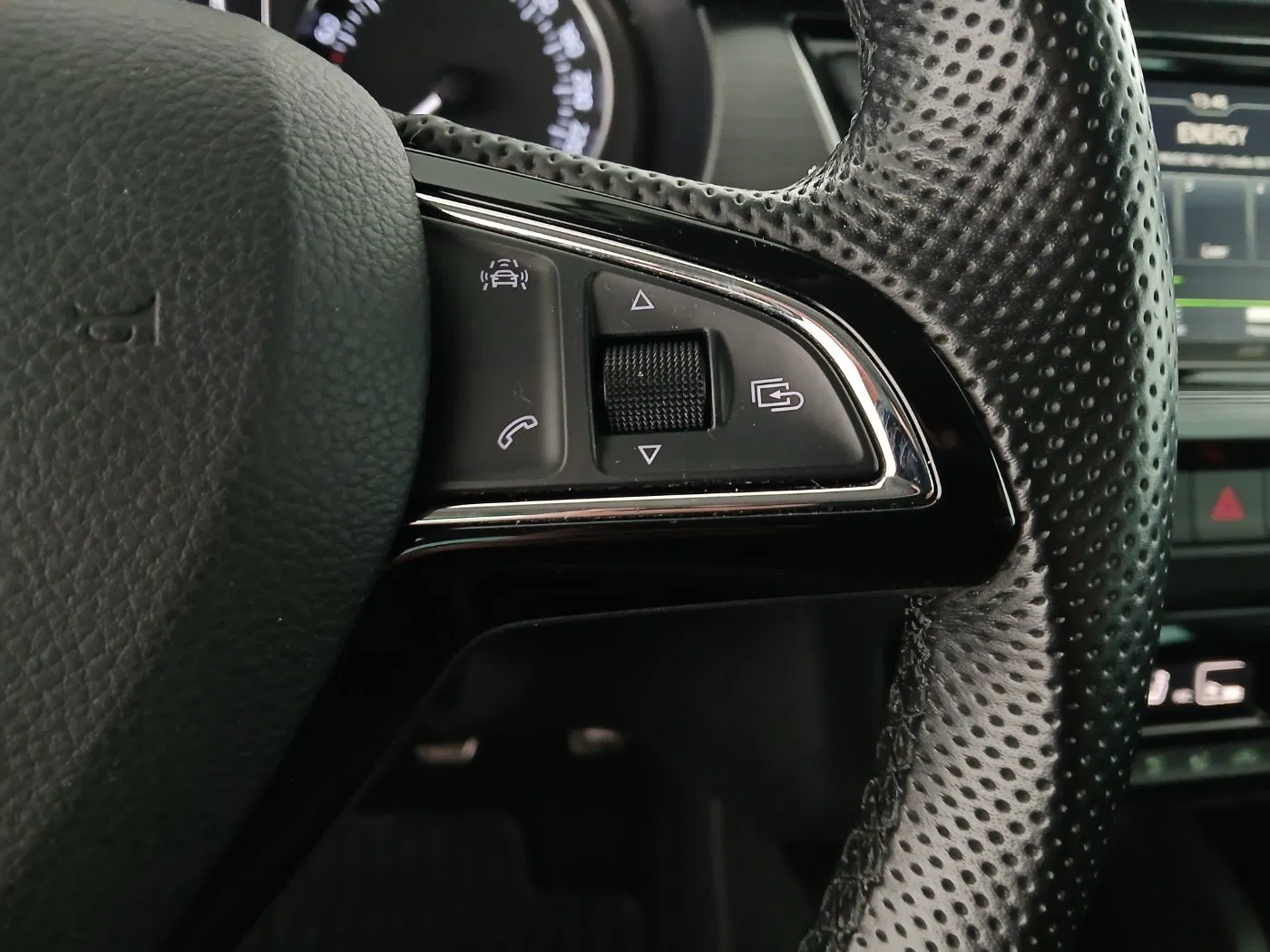 Skoda Fabia 1.2 TSI Green tec Style | Bild 18 von 25