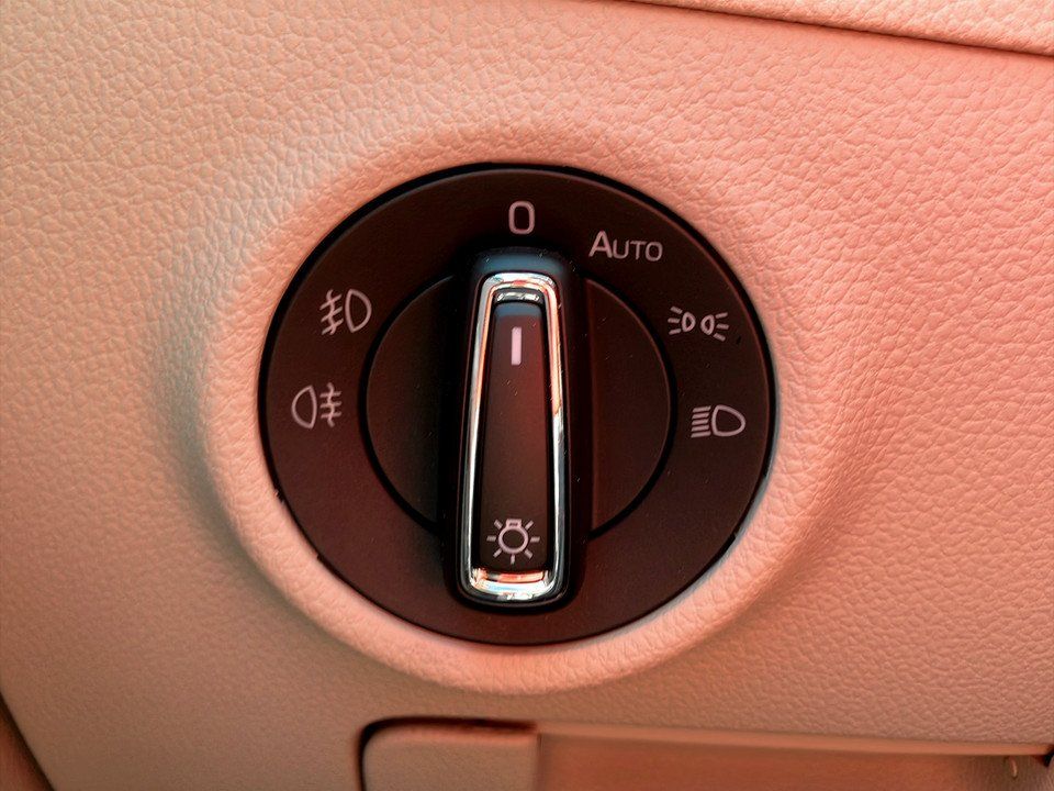 Skoda Superb Combi 2.0 TDI Style Aut. | Bild 10 von 24
