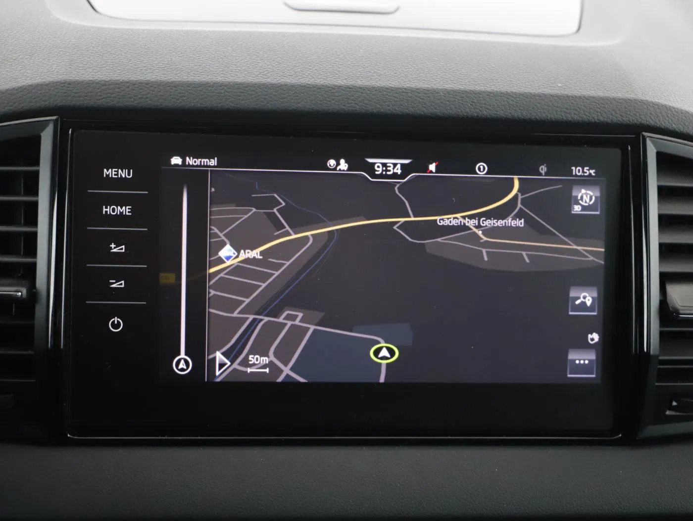 Skoda Karoq 2.0 TDI 4x4 Sportline | Bild 17 von 23