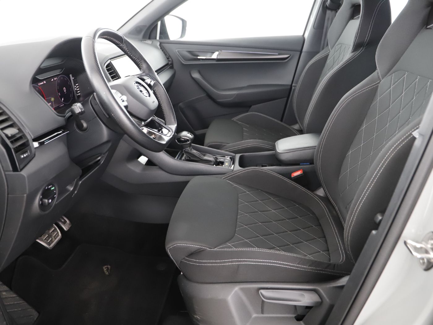Skoda Karoq 2.0 TDI 4x4 Sportline | Bild 10 von 23