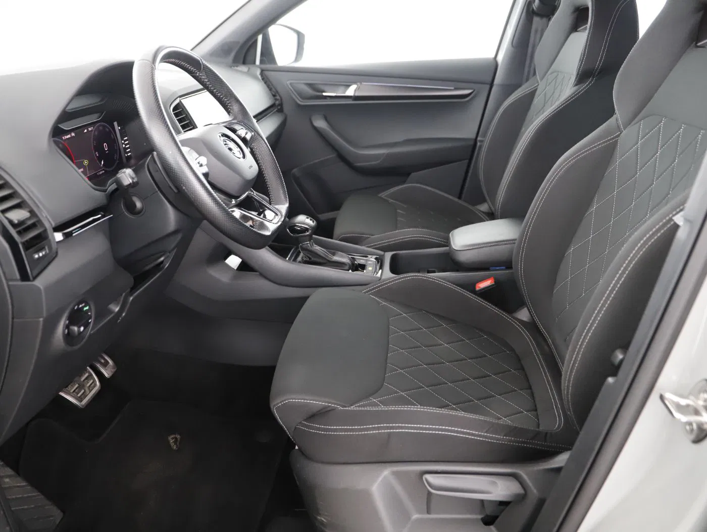 Skoda Karoq 2.0 TDI 4x4 Sportline | Bild 10 von 23