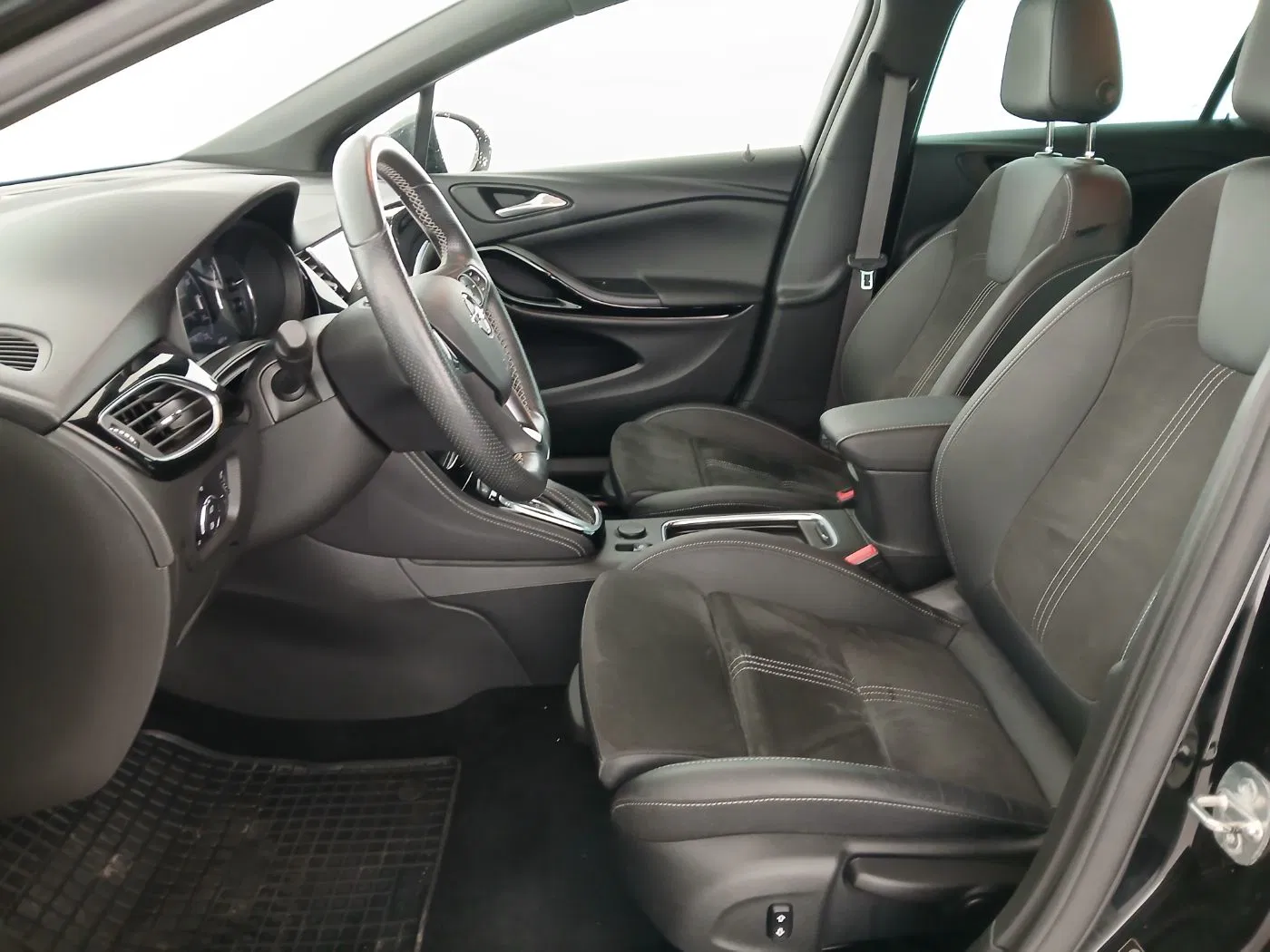 Opel Astra K ST 1.4 Aut. Ultimate | Bild 14 von 26