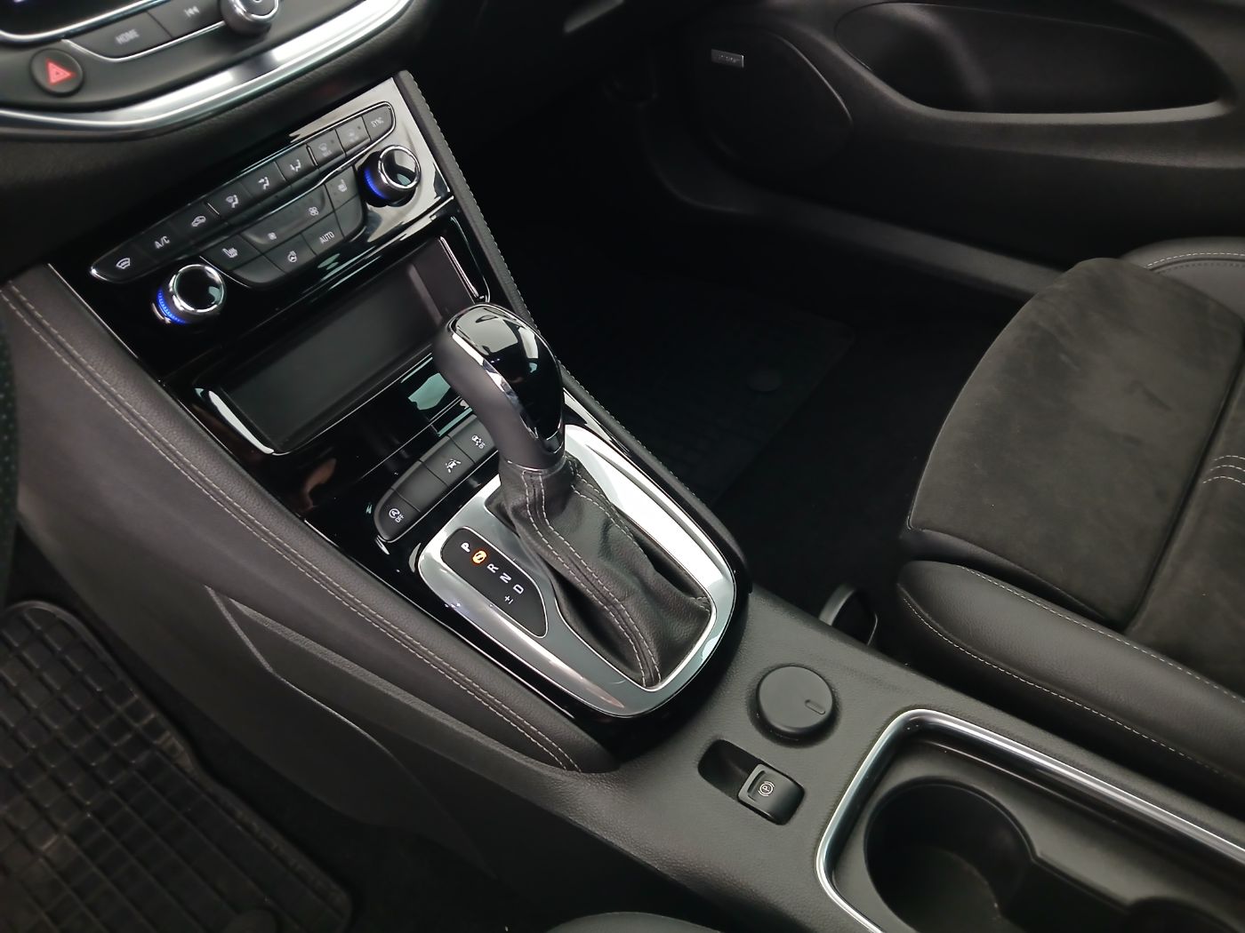 Opel Astra K ST 1.4 Aut. Ultimate | Bild 23 von 26