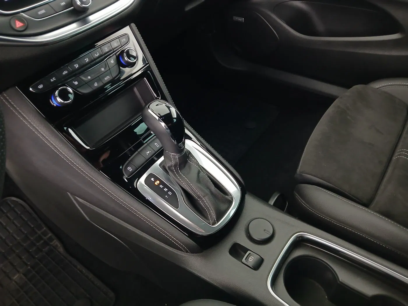 Opel Astra K ST 1.4 Aut. Ultimate | Bild 23 von 26