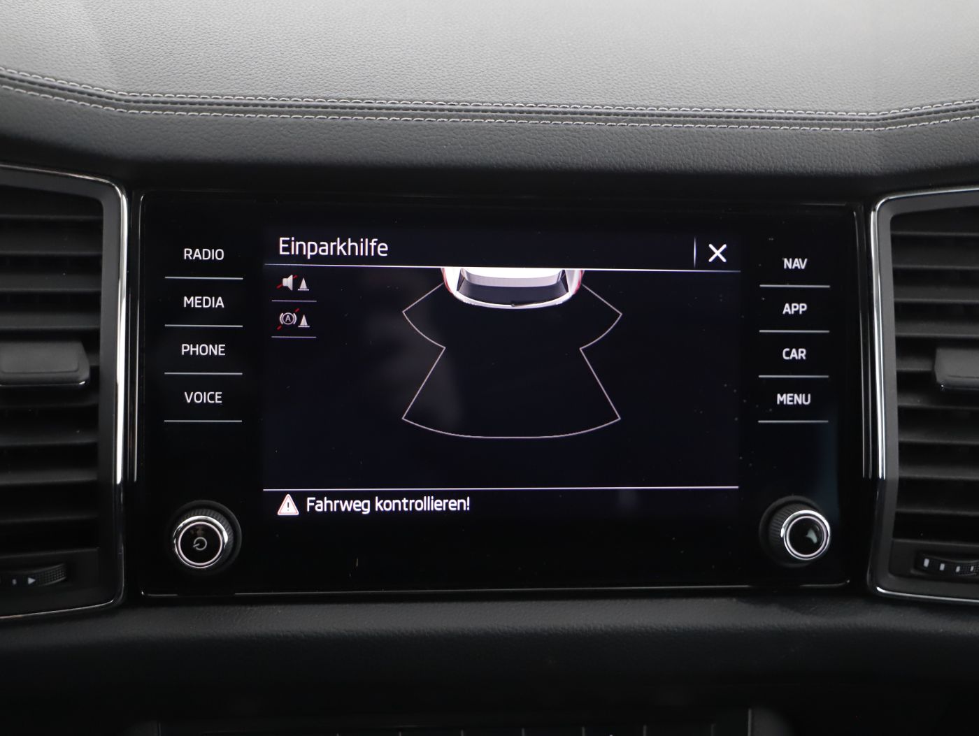 Skoda Kodiaq 2.0 TDI DSG *BALD VERFÜGBAR* | Bild 18 von 23