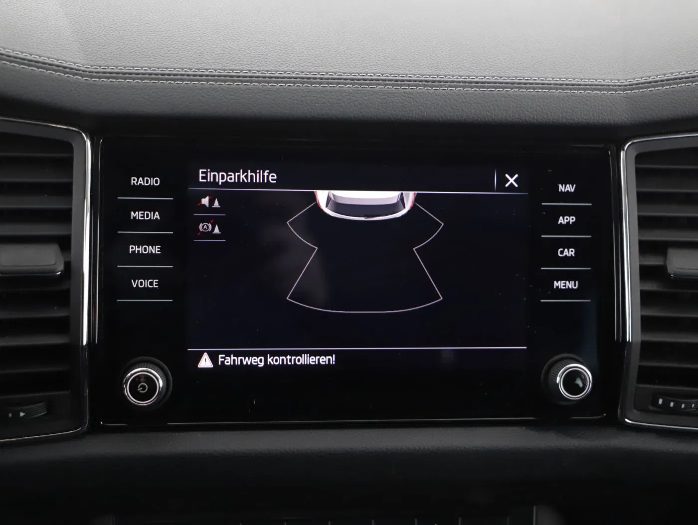 Skoda Kodiaq 2.0 TDI DSG *BALD VERFÜGBAR* | Bild 18 von 23