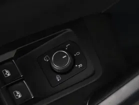 VW Touran 2.0 TDI Highline DSG | Thumbnail 8 von 25