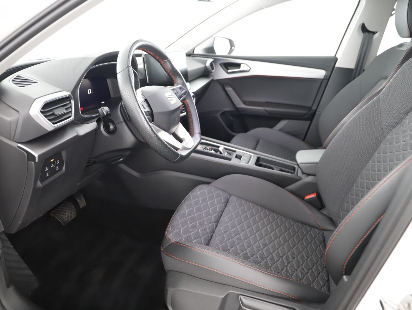 Seat Leon 2.0 TDI FR *BALD VERFÜGBAR* | Bild 11 von 24