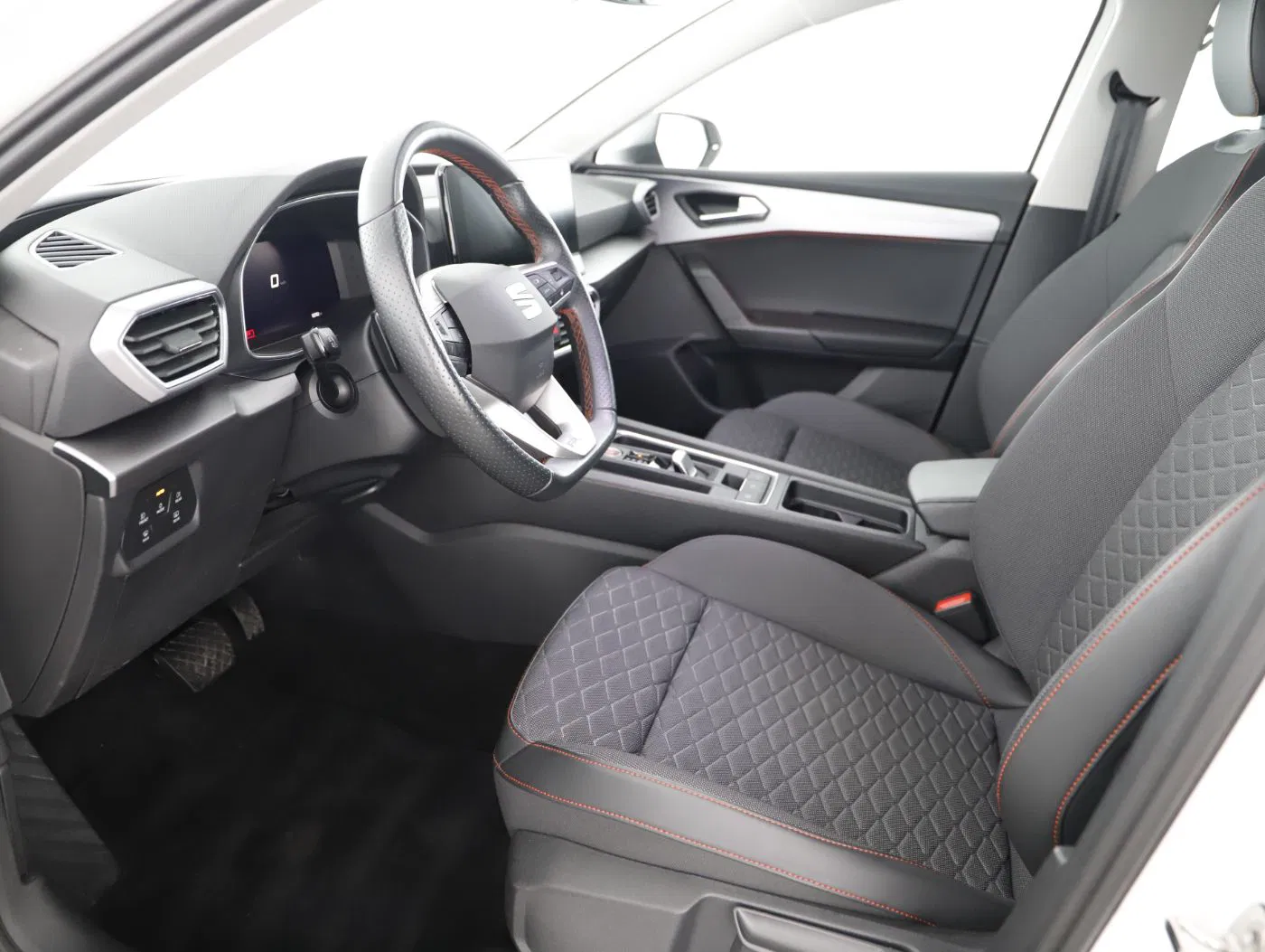 Seat Leon 2.0 TDI FR *BALD VERFÜGBAR* | Bild 11 von 24