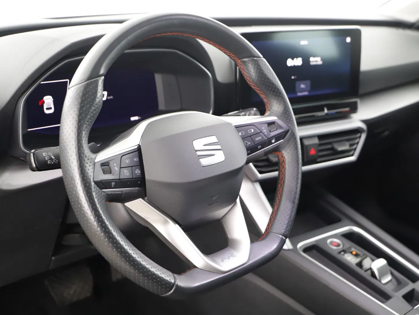 Seat Leon 2.0 TDI FR *BALD VERFÜGBAR* | Bild 13 von 24