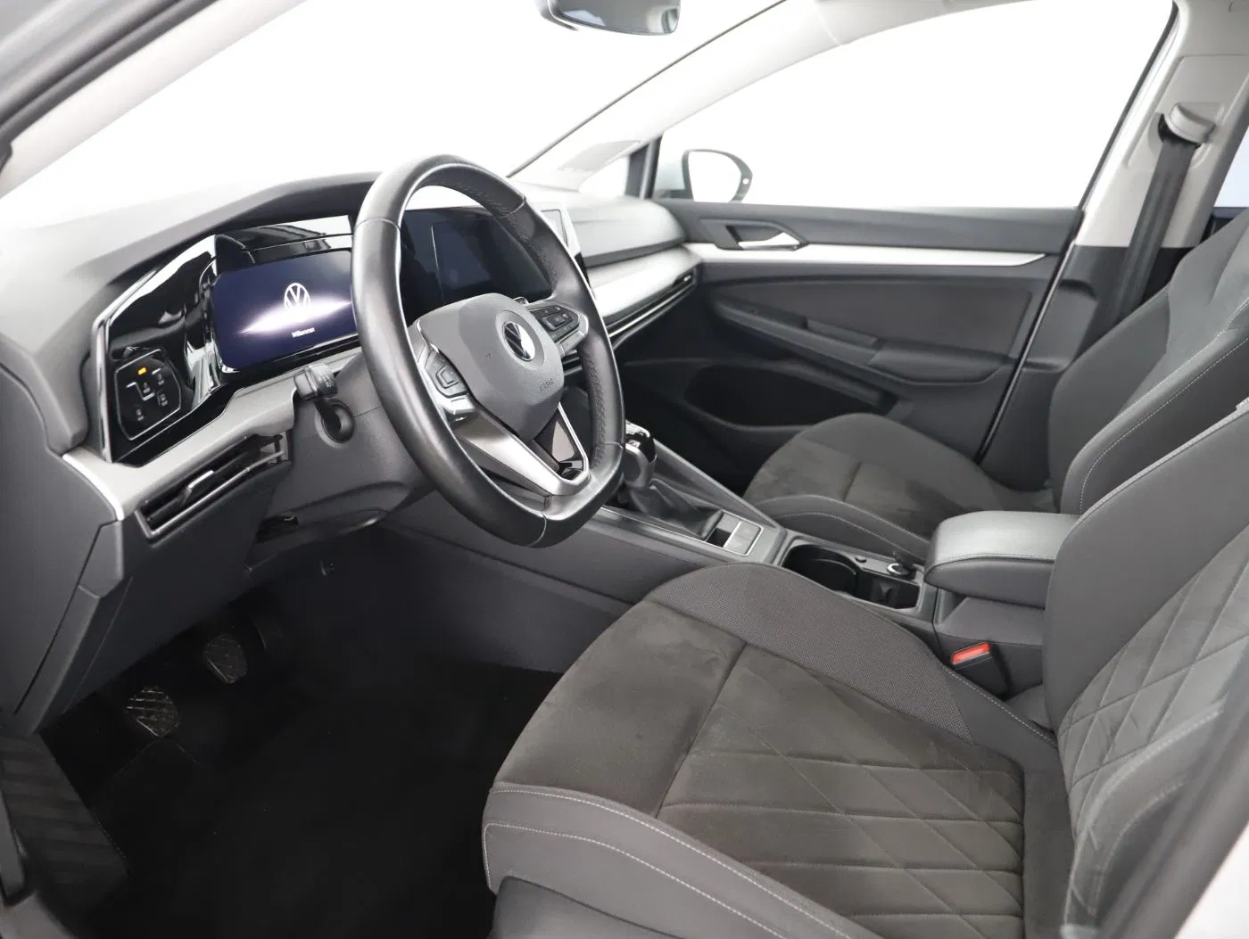 VW Golf VIII Variant 2.0 TDI Life | Bild 10 von 23