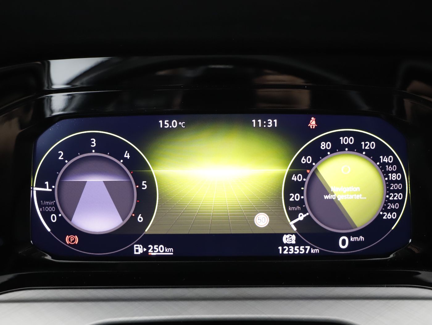 VW Golf VIII Variant 2.0 TDI Life | Bild 13 von 23