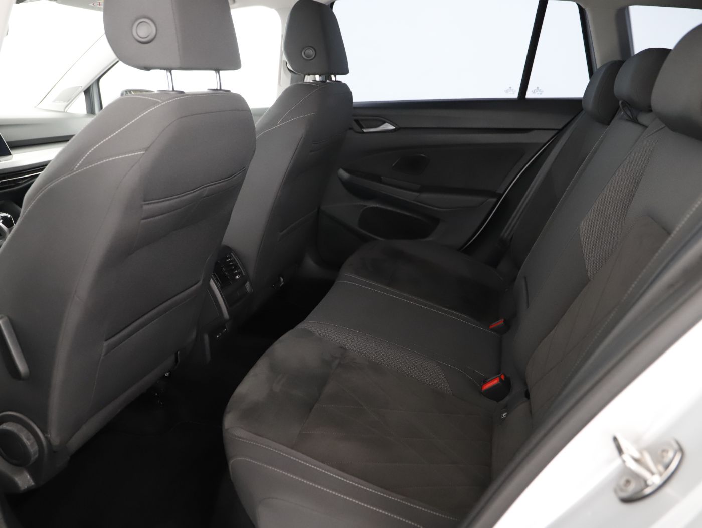 VW Golf VIII Variant 2.0 TDI Life | Bild 21 von 23