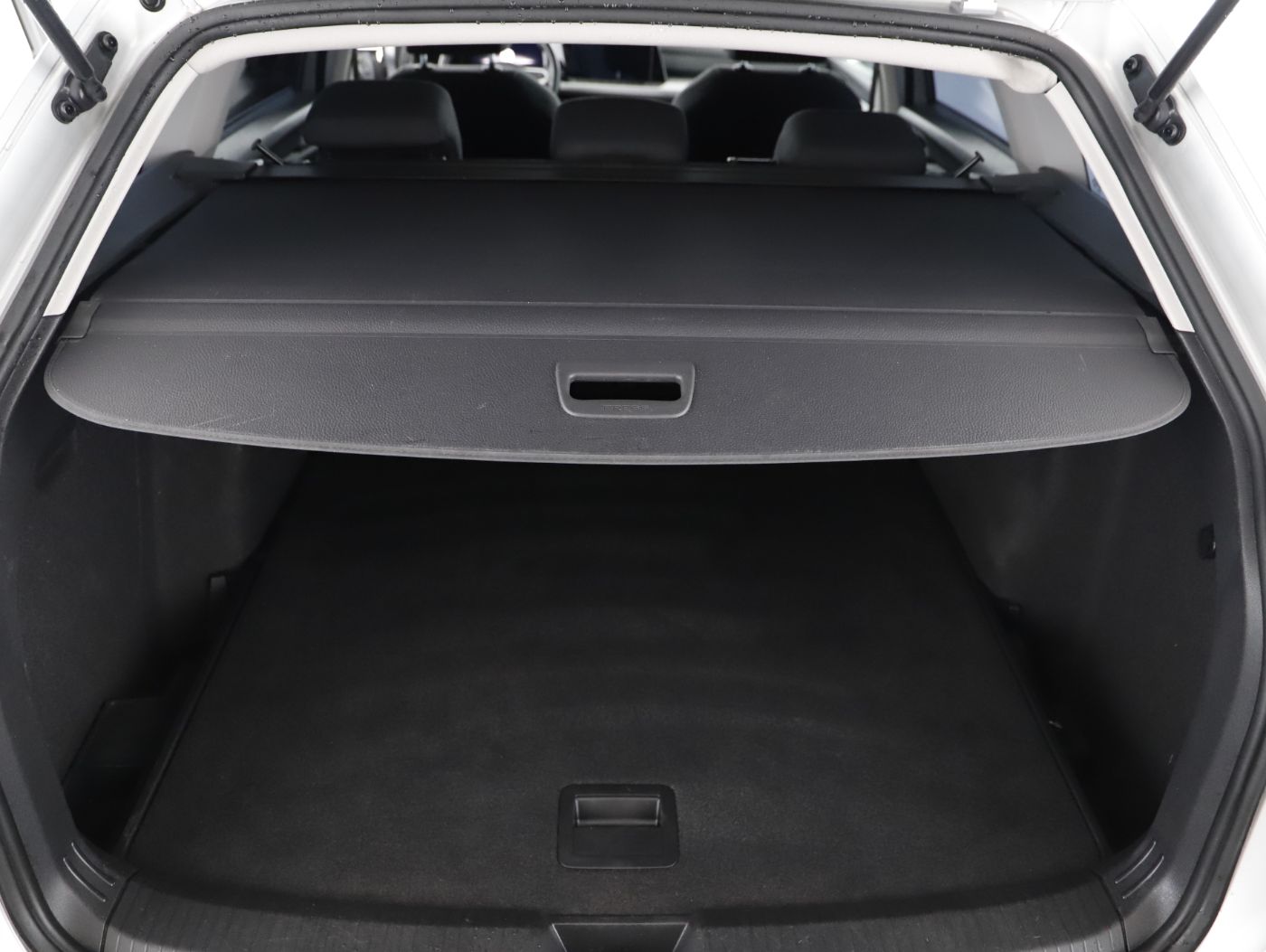 VW Golf VIII Variant 2.0 TDI Life | Bild 22 von 23
