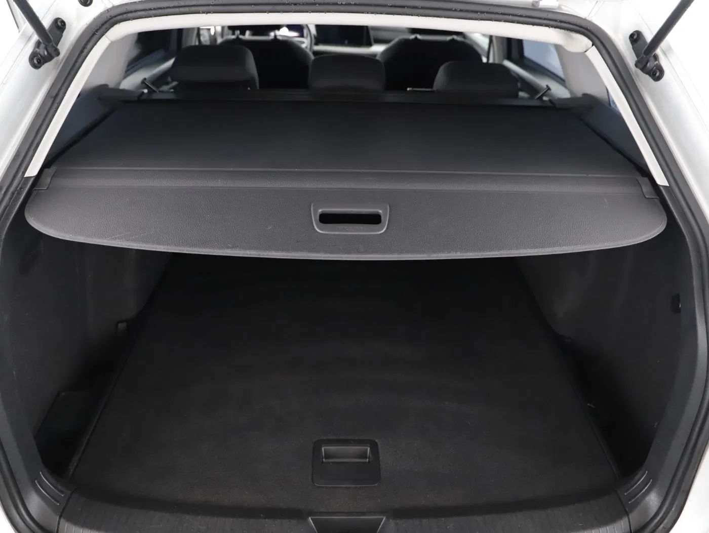 VW Golf VIII Variant 2.0 TDI Life | Bild 22 von 23