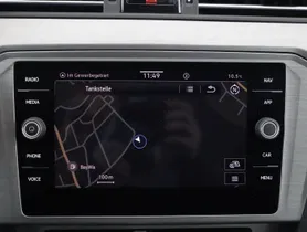 VW Passat Variant 2.0 TDI DSG | Thumbnail 18 von 26