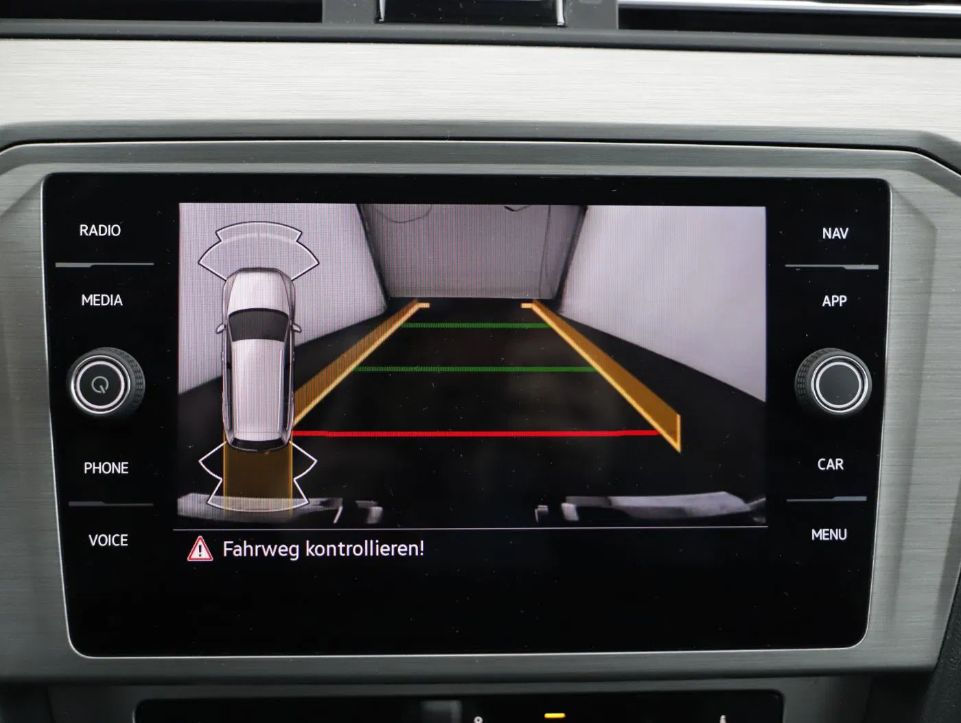 VW Passat Variant 2.0 TDI DSG | Bild 19 von 26