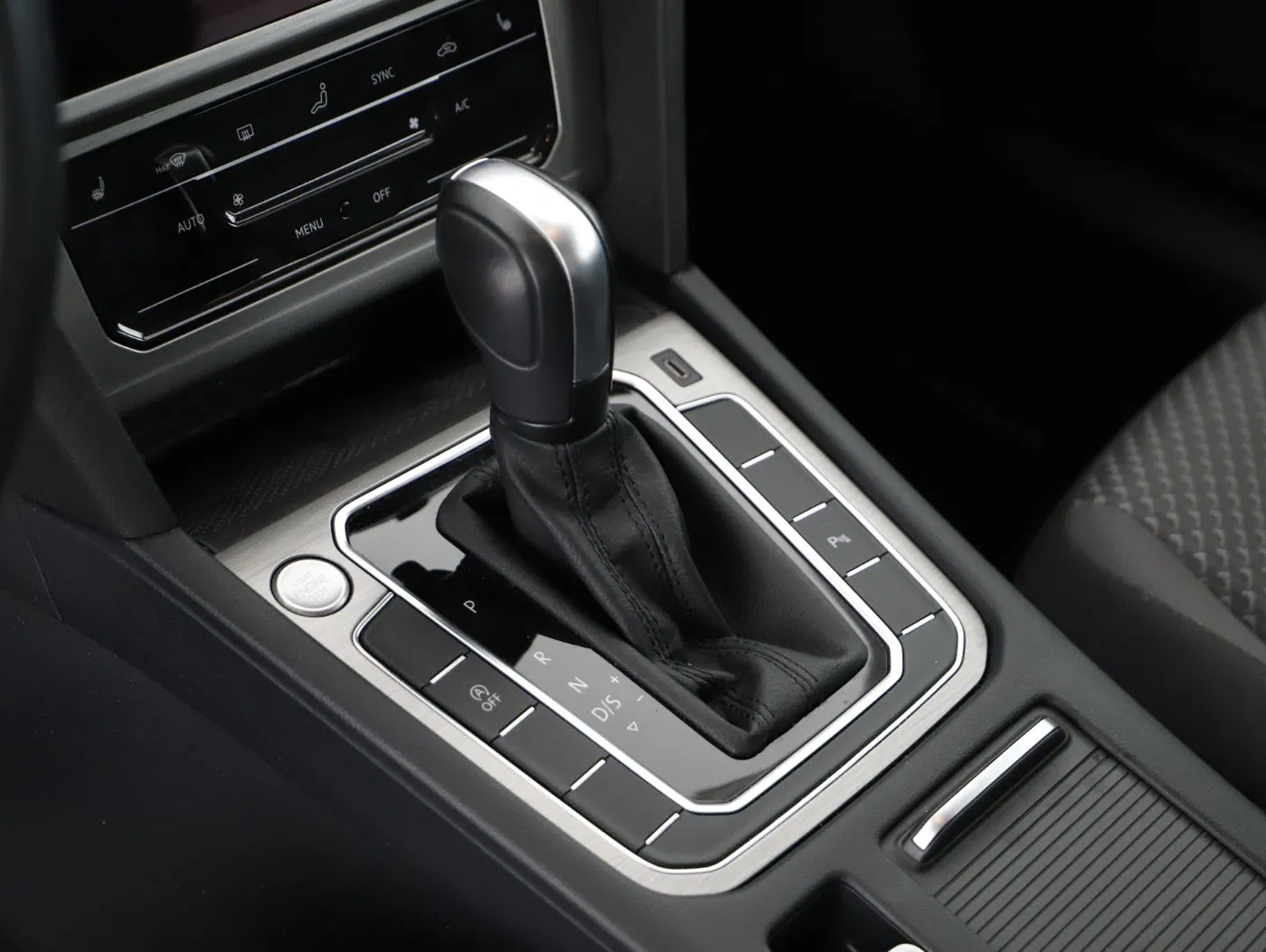VW Passat Variant 2.0 TDI DSG | Bild 21 von 26