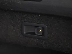 VW Passat Variant 2.0 TDI DSG | Thumbnail 24 von 26