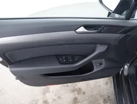 VW Passat Variant 2.0 TDI DSG | Thumbnail 7 von 27