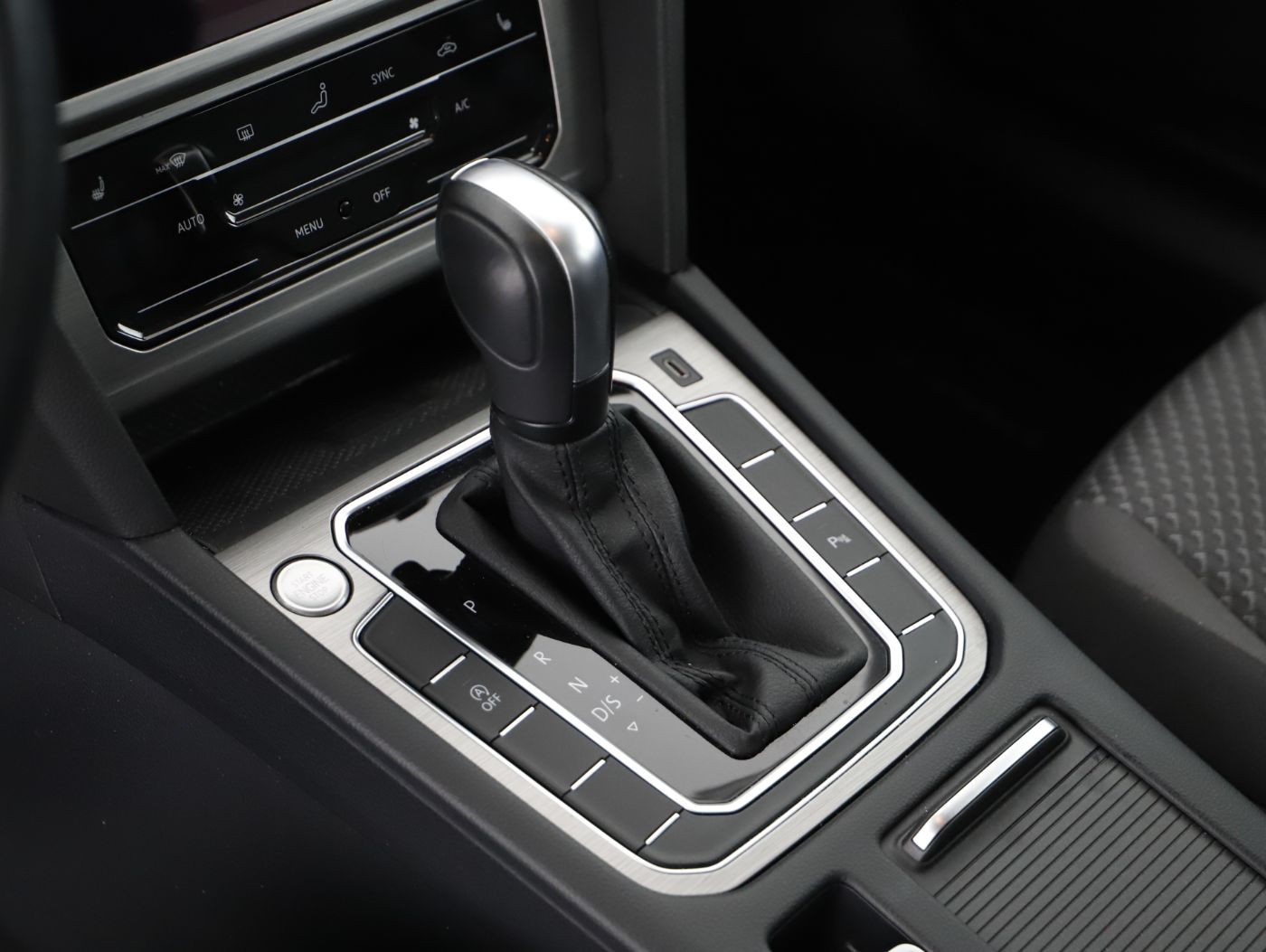 VW Passat Variant 2.0 TDI DSG | Bild 20 von 27