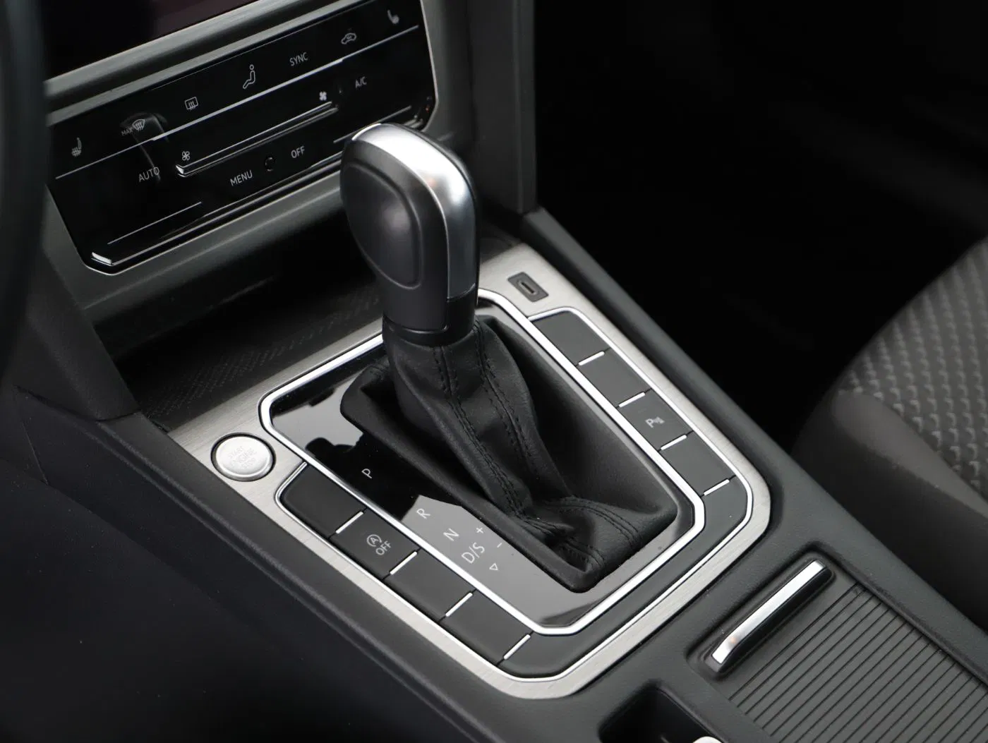 VW Passat Variant 2.0 TDI DSG | Bild 20 von 27