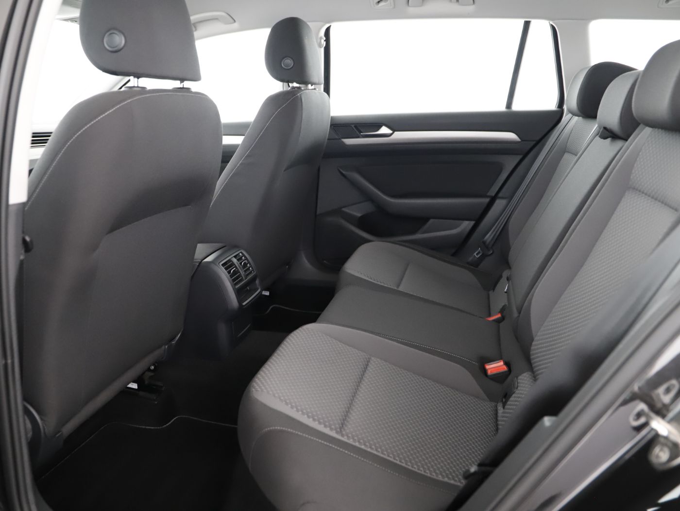 VW Passat Variant 2.0 TDI DSG | Bild 21 von 27