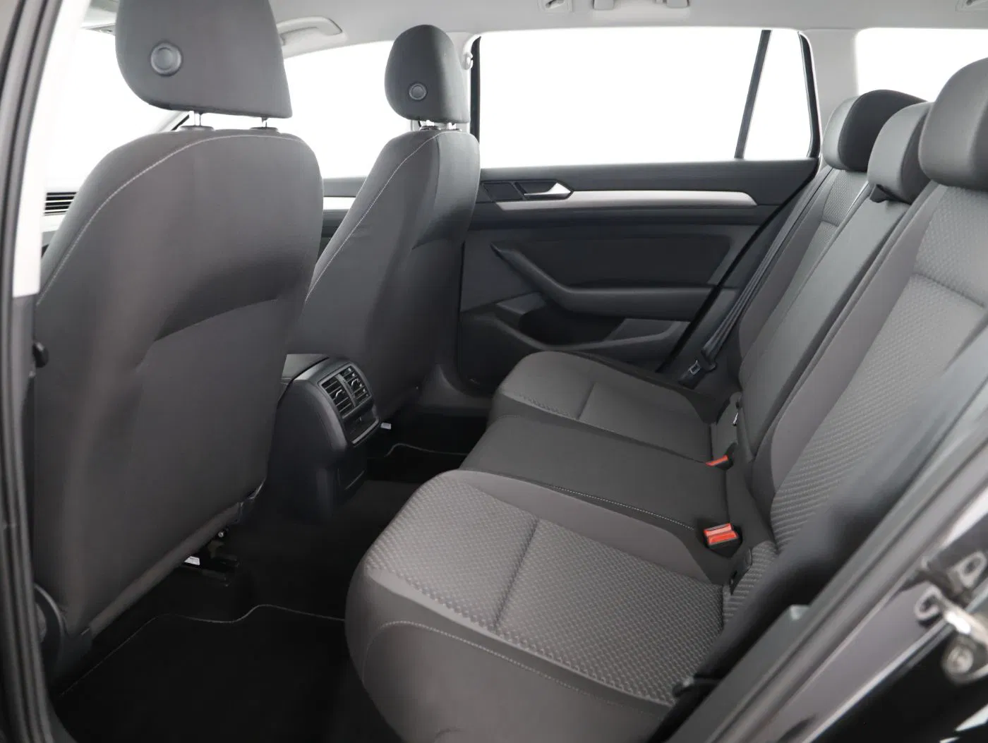 VW Passat Variant 2.0 TDI DSG | Bild 21 von 27