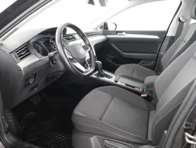 VW Passat Variant 2.0 TDI DSG | Thumbnail 10 von 27