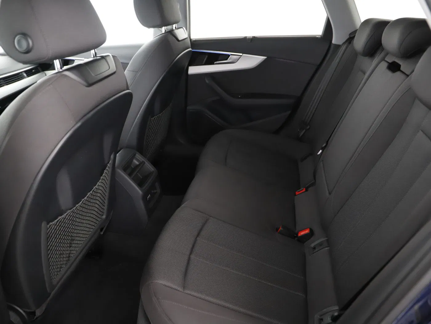 Audi A4 Avant 35 TDI advanced Aut. | Bild 23 von 27