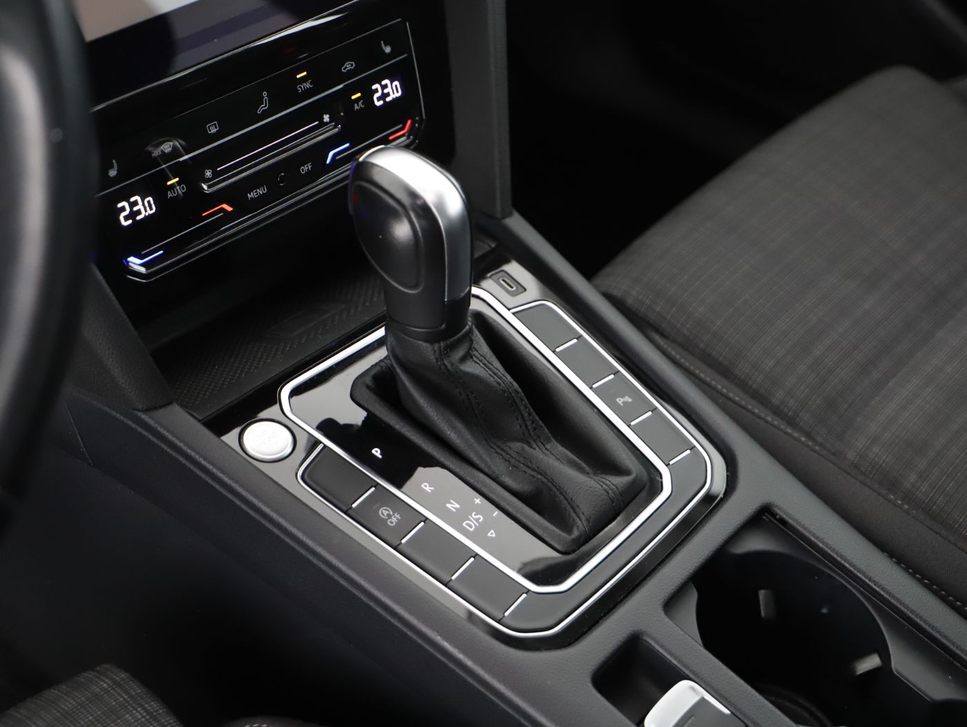 VW Passat Variant 2.0 TDI DSG | Bild 21 von 26