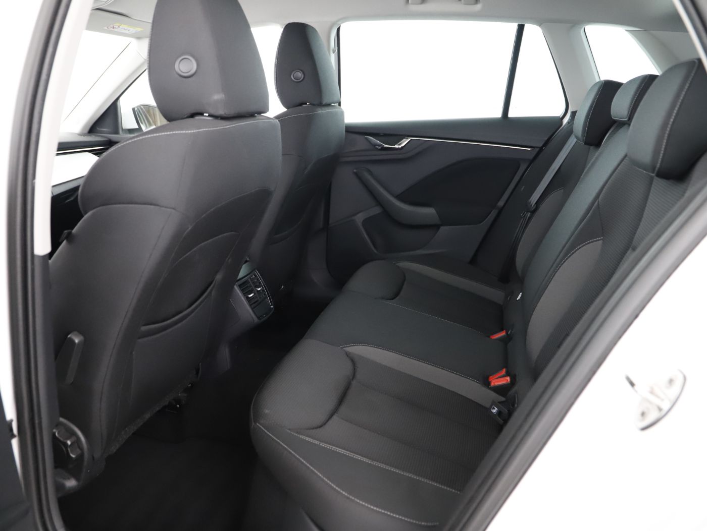 Skoda Kamiq 1.0 TSI Ambition | Bild 21 von 23