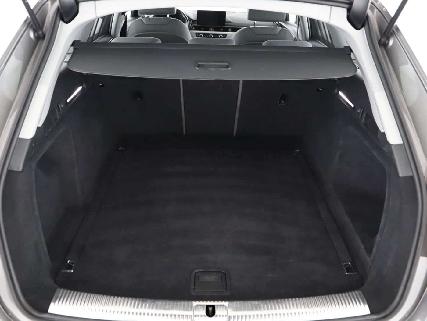 Audi A4 Avant 35 2.0 TDI | Bild 23 von 24