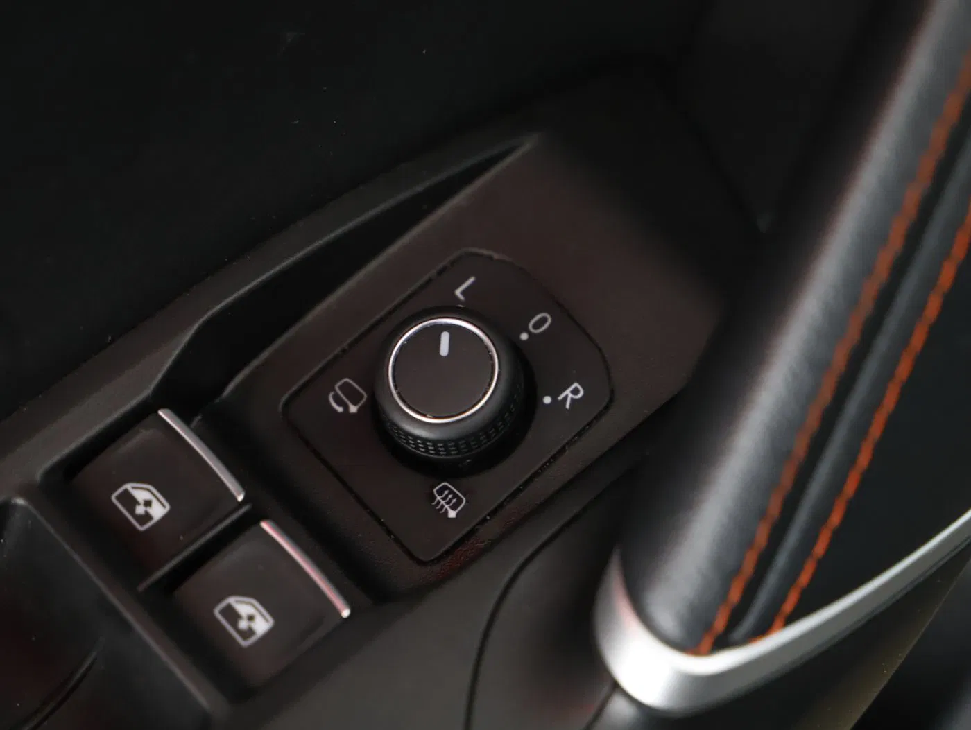 Seat Leon ST 2.0 TDI FR DSG | Bild 8 von 25