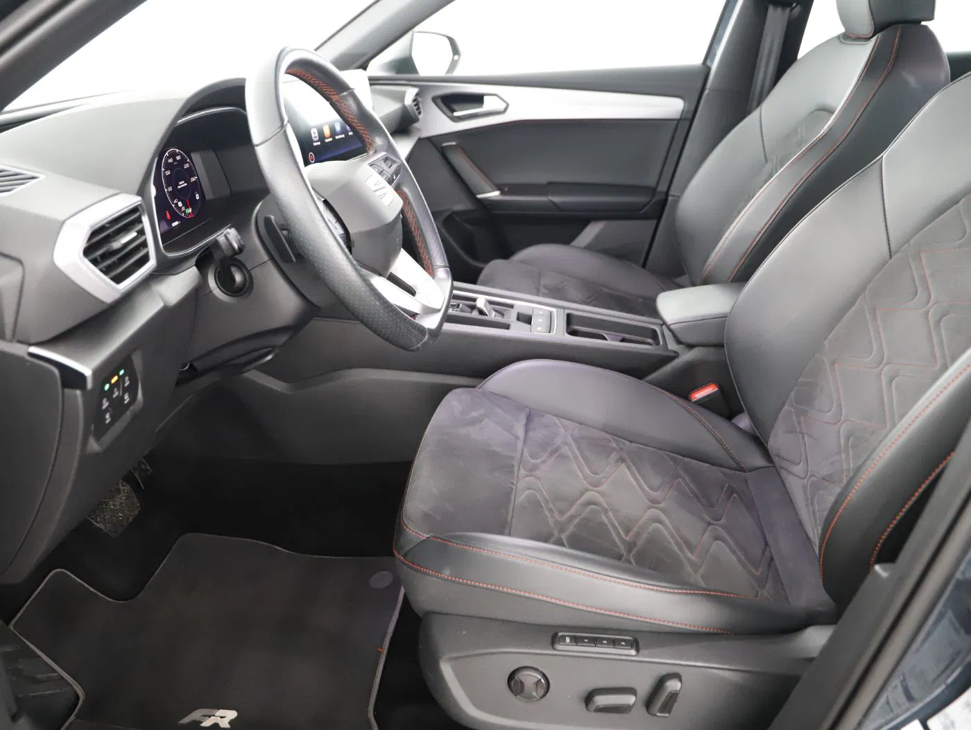 Seat Leon ST 2.0 TDI FR DSG | Bild 10 von 25