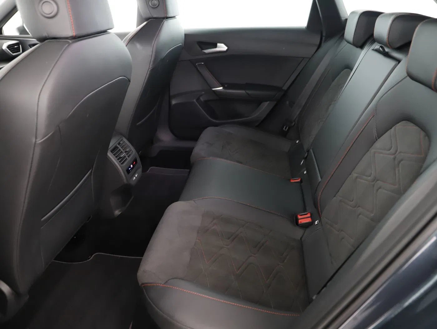 Seat Leon ST 2.0 TDI FR DSG | Bild 21 von 25