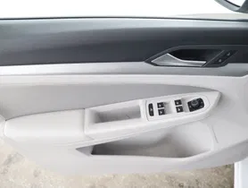 VW Golf VIII Var. 2.0 TDI DSG | Thumbnail 7 von 25